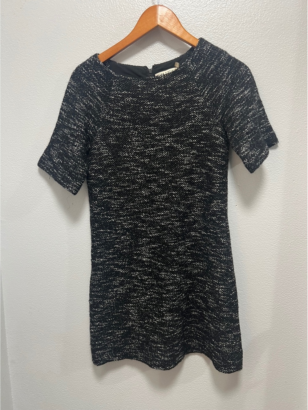 Alice + Olivia black marled tweed size 0 short sleeve dress